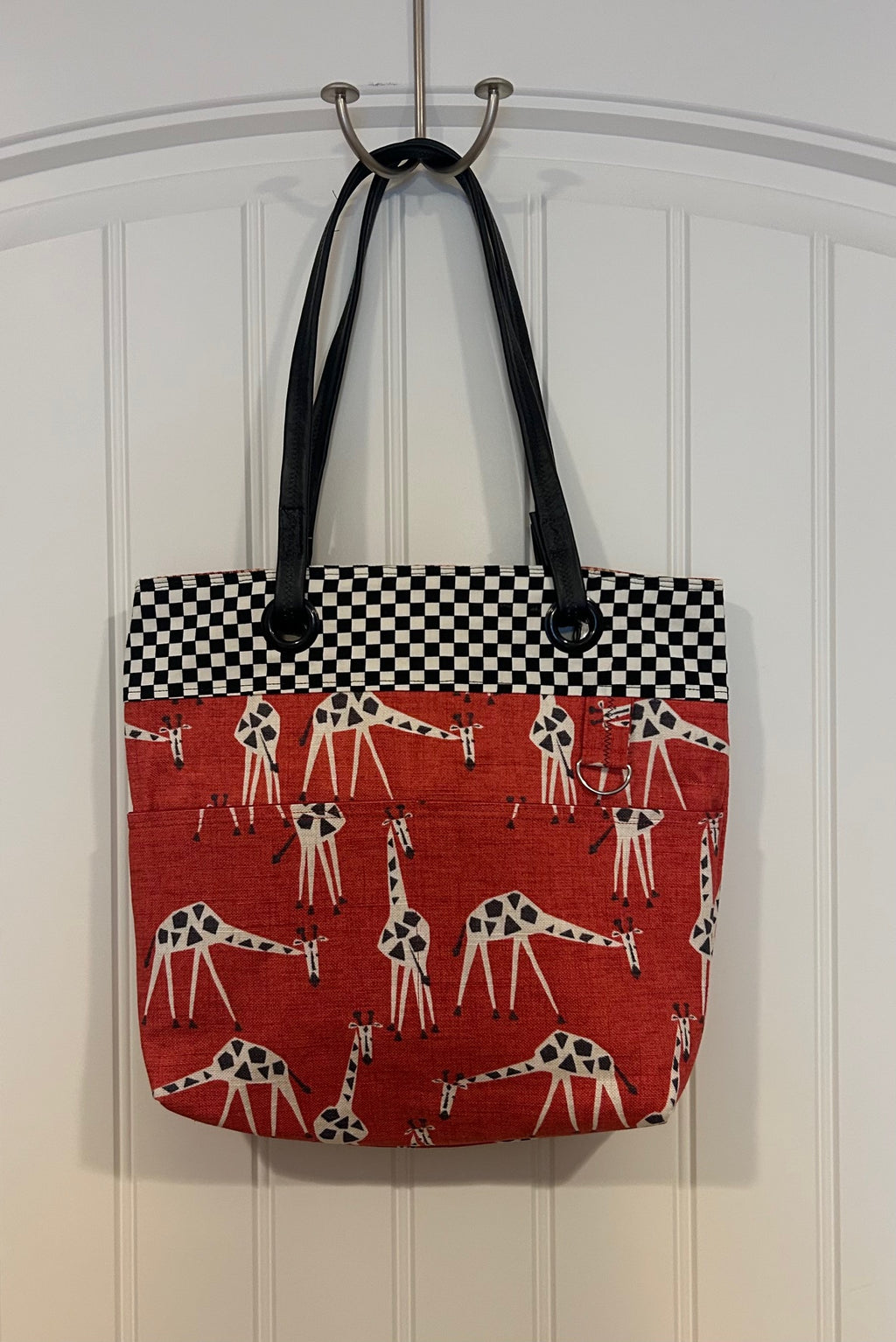 Giraffe Tote Bag with Black & white check
