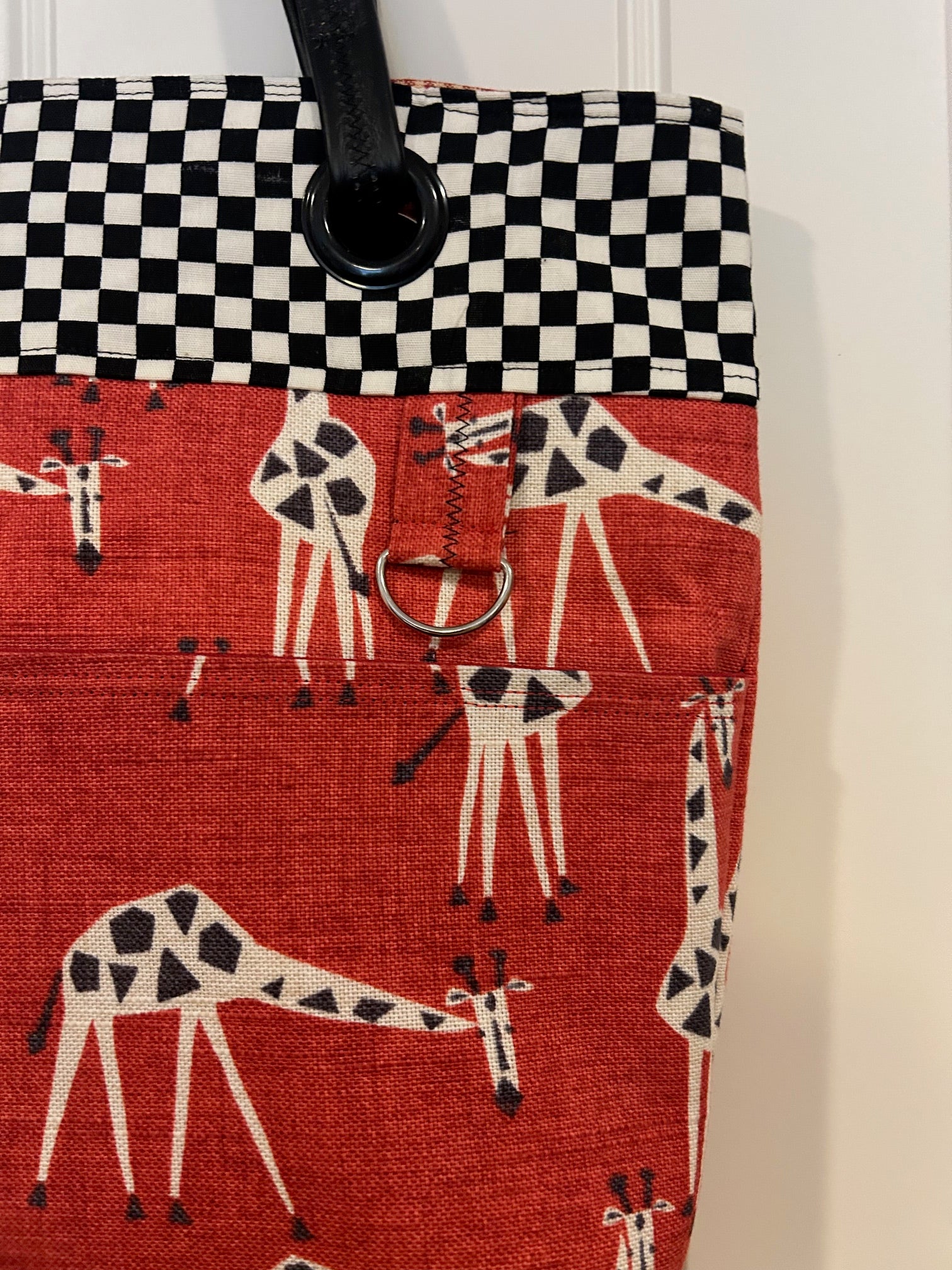 Giraffe Tote Bag with Black & white check